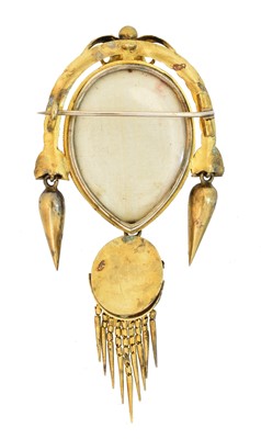 Lot 16 - A Victorian Etruscan brooch
