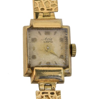 Lot 116 - A 9ct gold Avia wristwatch