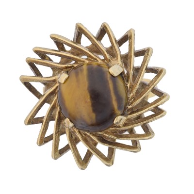 Lot 132 - A 9ct gold tiger's eye dress ring