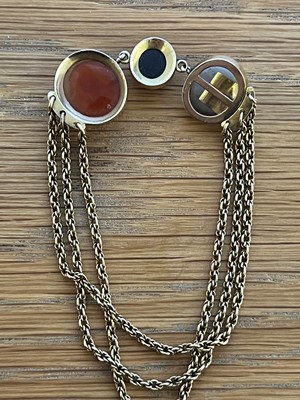 Lot 35 - A Victorian cameo bracelet