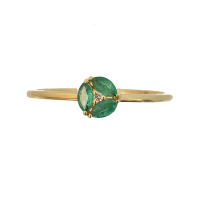 Lot 57 - An emerald and diamond dress ring