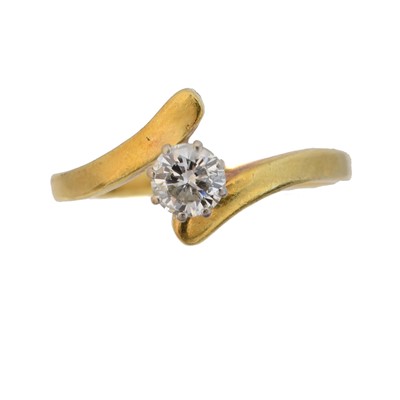 Lot 62 - An 18ct gold diamond single stone ring