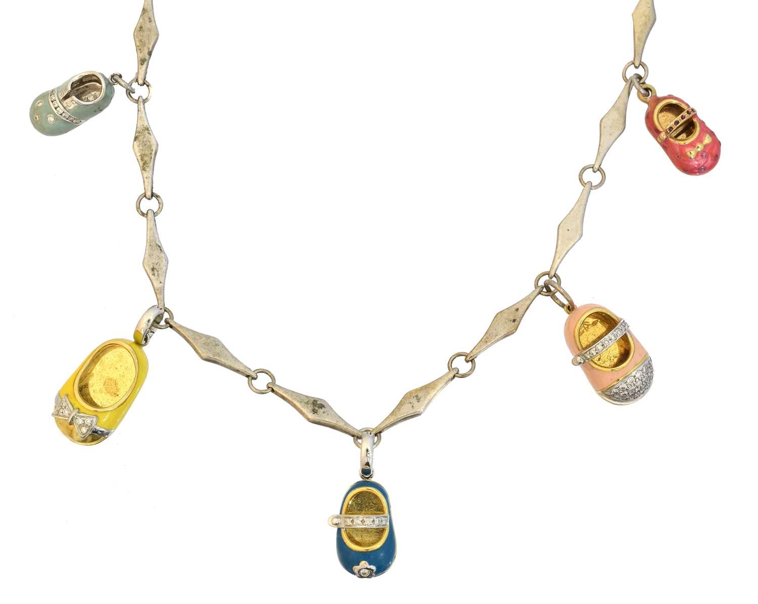 Lot 83 - An enamel necklace