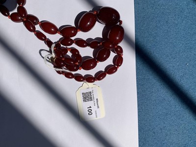 Lot 83 - A cherry bakelite necklace