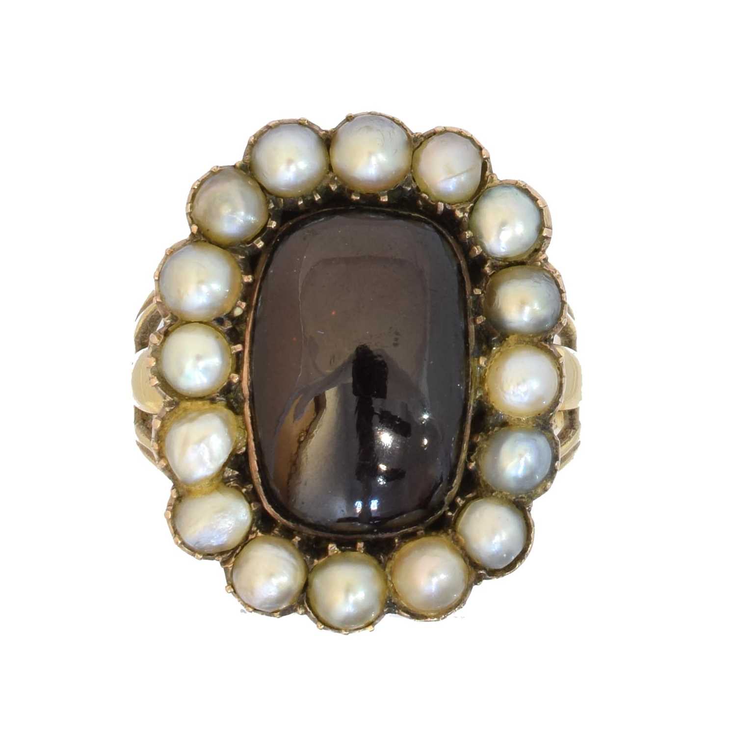 Lot 119 - An early Victorian garnet and split pearl cluster ring