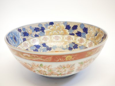 Lot 224 - Japanese Imari bowl