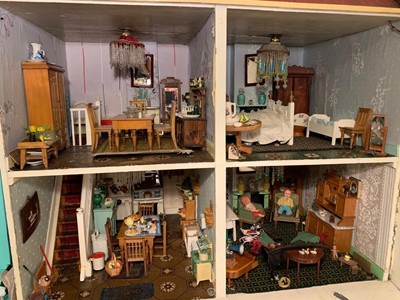 Lot 93 - Mid 20th century dolls house and furniture