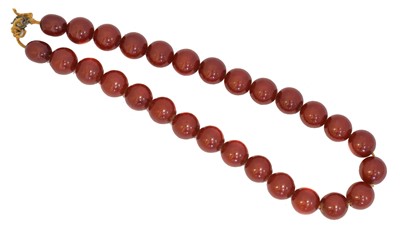 Lot 149 - A cherry bakelite necklace