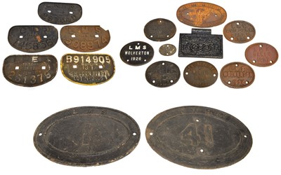 Lot 11 - Five cast iron 'D' type wagon plates, Two Bridge Plates and Ten wagon plates