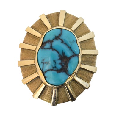 Lot 192 - A turquoise dress ring