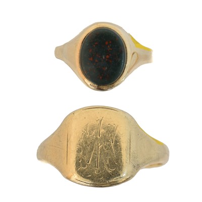 Lot 72 - Two 9ct gold signet rings