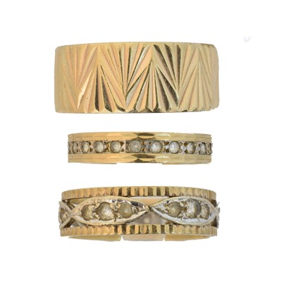 Lot 77 - Three 9ct gold band rings