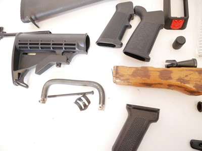 Lot 297 - Collection of AR15 parts and accessories