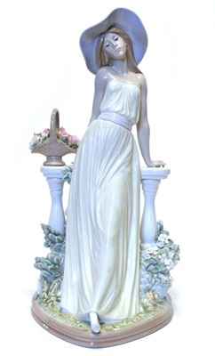 Lot 29 - Lladro Figure 5378 'Time for Reflection'