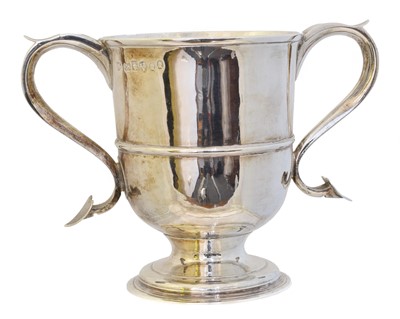 Lot 96 - A George III silver loving cup