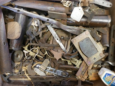 Lot 300 - Collection of gun parts