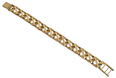 Lot 55 - A 9ct gold chain bracelet