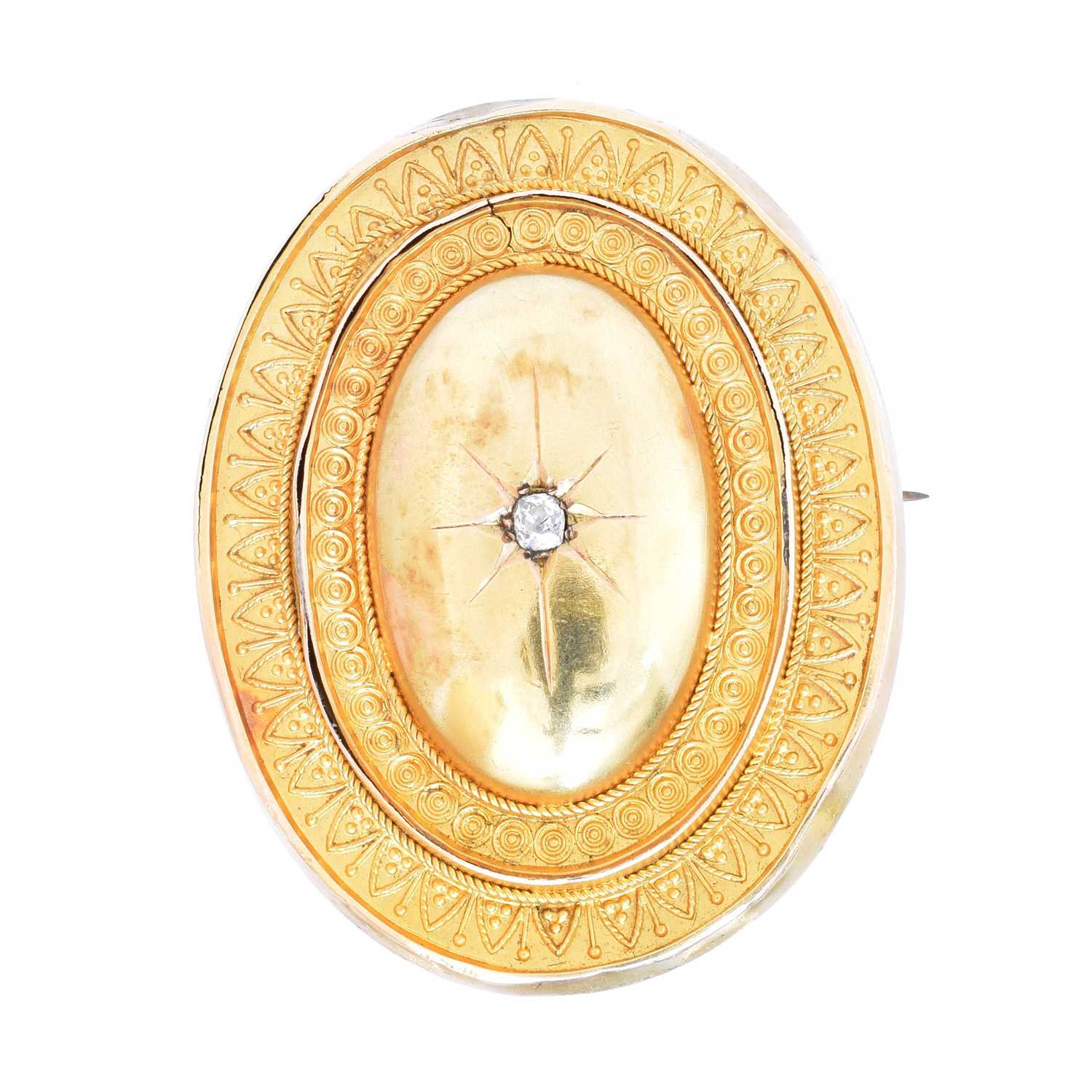 Lot 7 - A Victorian diamond brooch