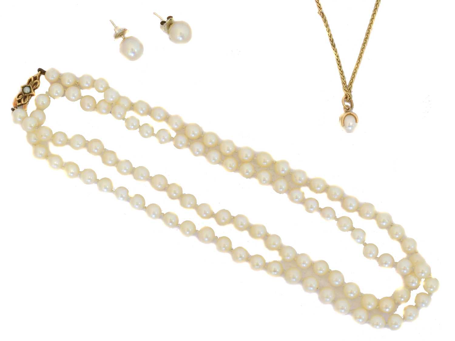 Lot 39 - A selection of cultured pearl jewellery