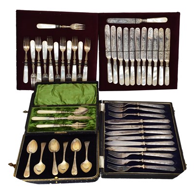 Lot 127 - A selection of silver flatware