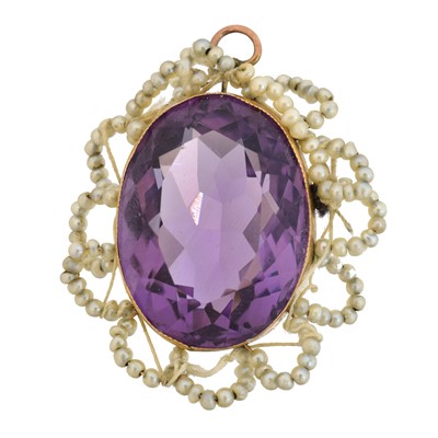 Lot 75 - An amethyst and seed pearl pendant