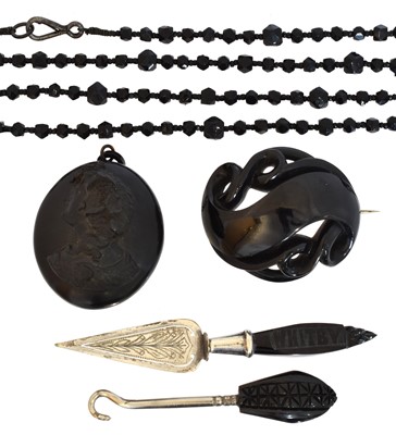Lot 98 - A selection of jet and French jet jewellery