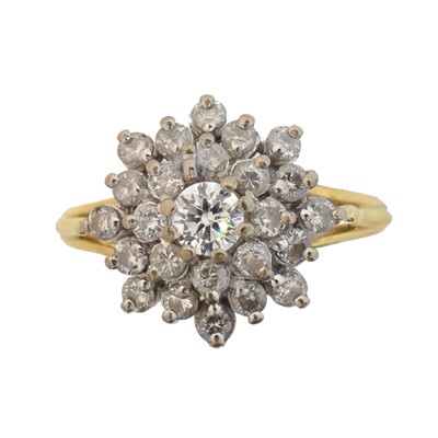 Lot 203 - An 18ct gold diamond cluster ring