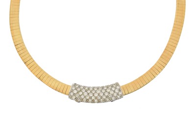 Lot 144 - A diamond necklace