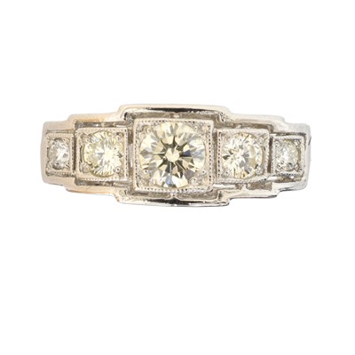 Lot 155 - A diamond five stone ring
