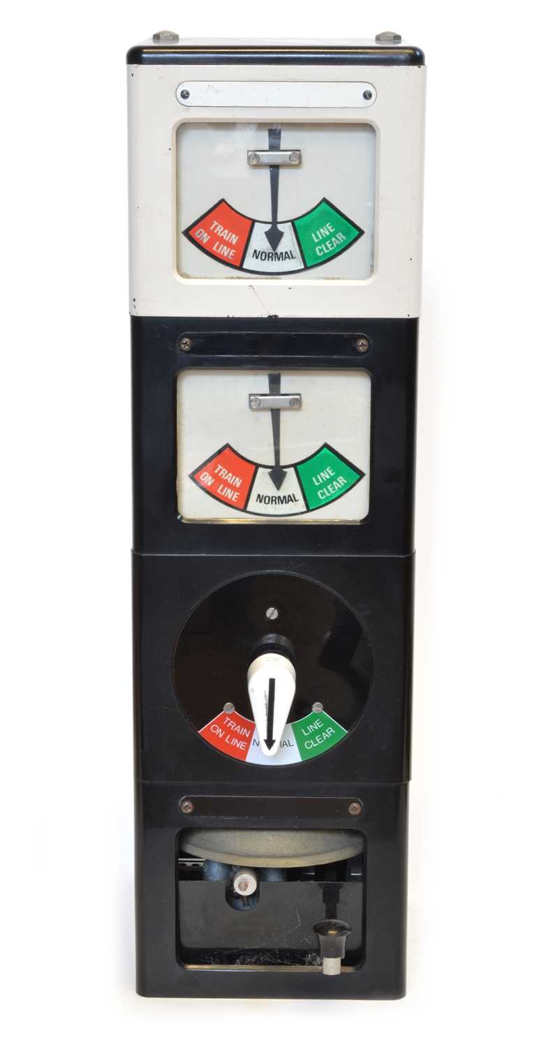 Lot 7 - BR Penguin Block Instrument