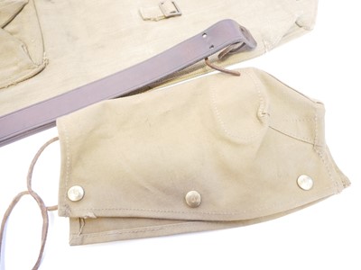 Lot 532 - Military slings and slips.