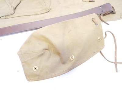 Lot 532 - Military slings and slips.