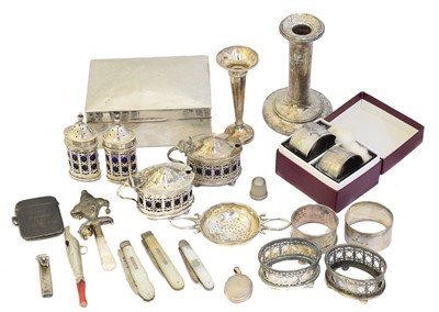 Lot 151 - A selection of silver