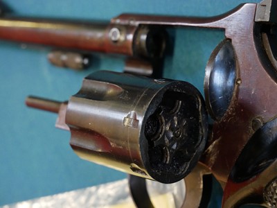 Lot 51 - Deactivated S&WL .32 revolver