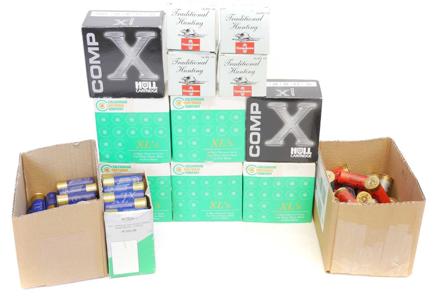 Lot 566 Mixed shotgun ammunition, cartridge bag,