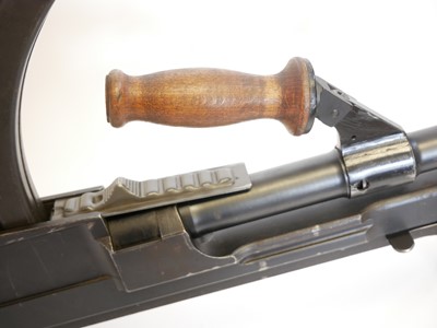 Lot 103 - Deactivated Bren light machine gun in chest