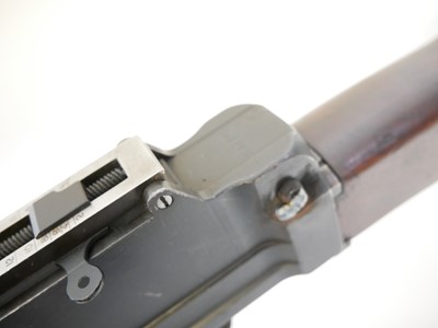 Lot 103 - Deactivated Bren light machine gun in chest