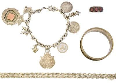 Lot 111 - A selection of silver and white metal jewellery