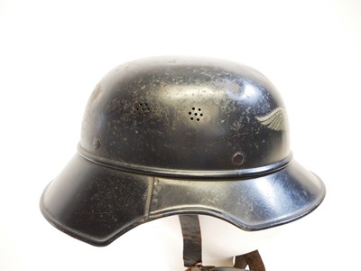 Lot 302 - German WWII Luftschutz helmet