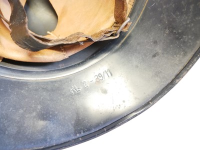 Lot 302 - German WWII Luftschutz helmet