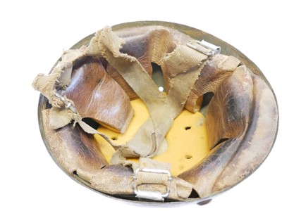 Lot 303 - Italian paratrooper helmet