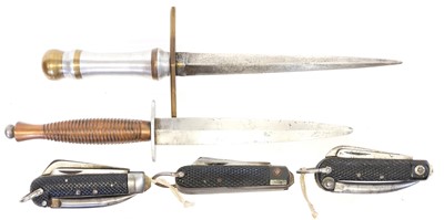 Lot 220 - Three army pocket knives and two other knives