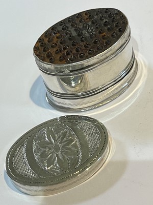 Lot 54 - A George III silver nutmeg grater