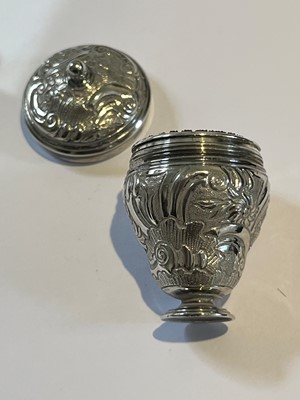 Lot 43 - A George III silver nutmeg grater