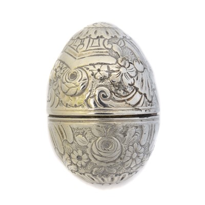 Lot 41 - A George III silver nutmeg grater