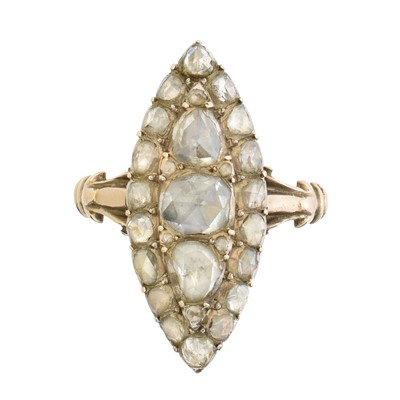 Lot 136 - A 19th century diamond cluster ring