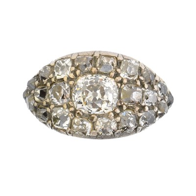 Lot 207 - A Georgian diamond cluster ring
