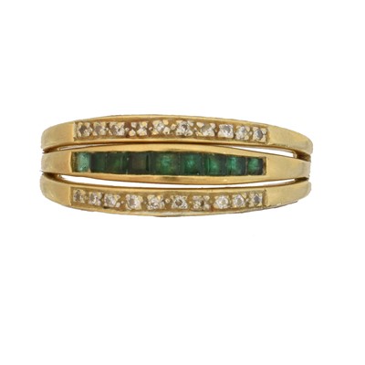 Lot 209 - A sapphire, emerald and diamond band ring