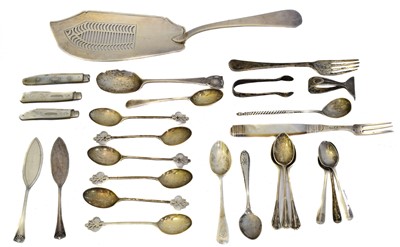 Lot 113 - A selection of silver flatware