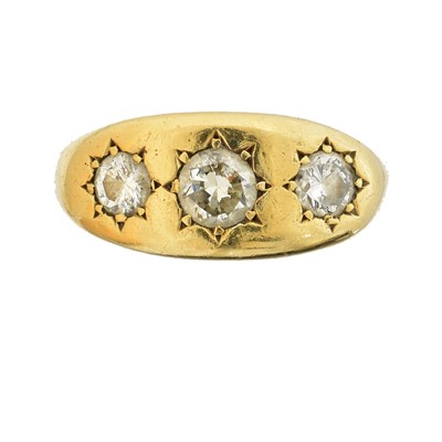 Lot 188 - An 18ct gold diamond three stone ring